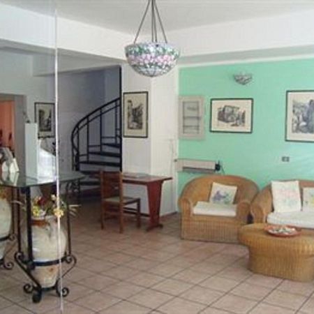 B&B La Grotta Sant'Alessio Siculo Exterior photo